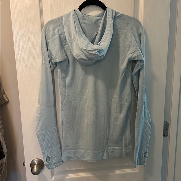Lululemon Running Top - Picture 2 of 3